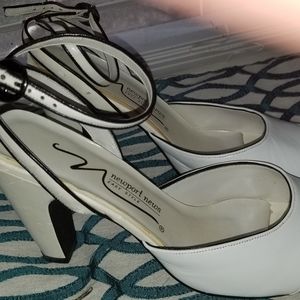 Women's 8.5 Beautiful White Block Heels